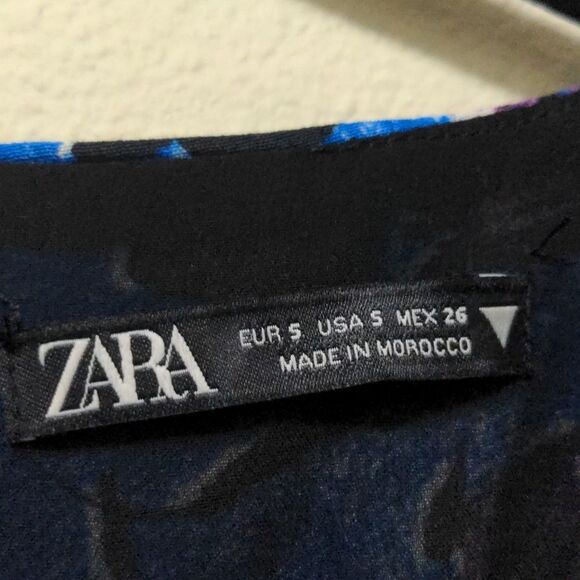 Zara Drapped Blue Floral Ruched Long Sleeve Dress - Picture 2 of 6